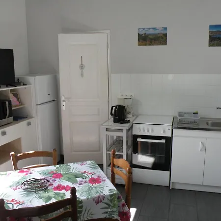 Rose, 4 Pers. Saint Antoine, Orcival, Sancy Appartement Orcival