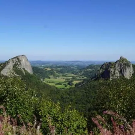 Rose, 4 Pers. Saint Antoine, Orcival, Sancy Apartment Orcival