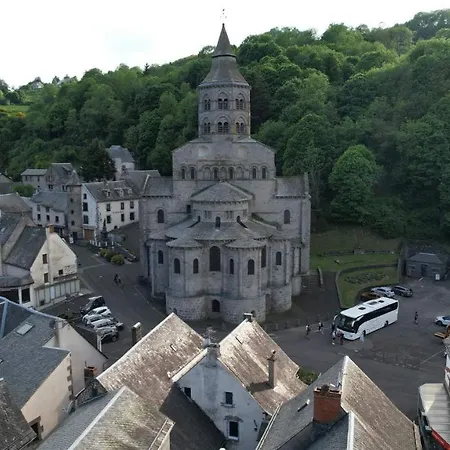 Rose, 4 Pers. Saint Antoine, Orcival, Sancy Apartment *